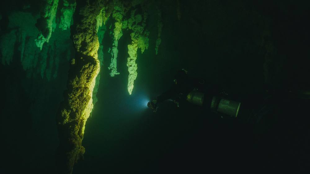 Richard Jan Litjens submarine Cave